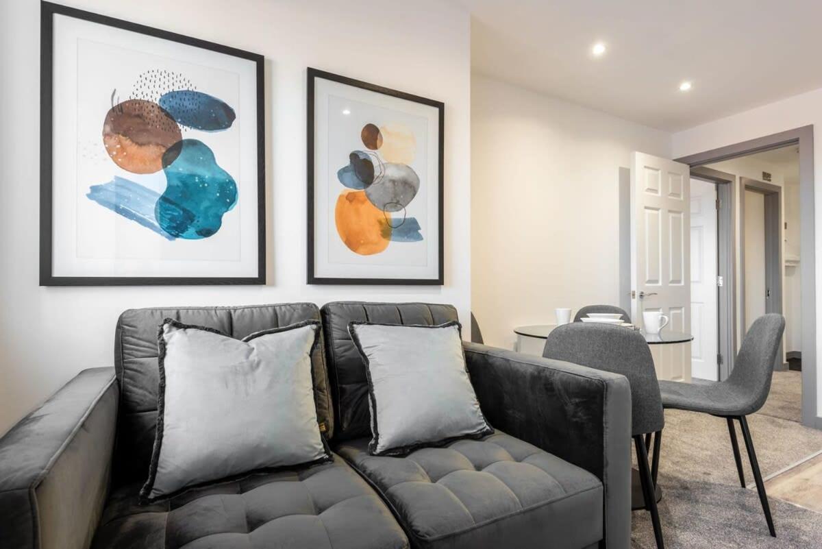 Contemporary 1 Bedroom In Hull